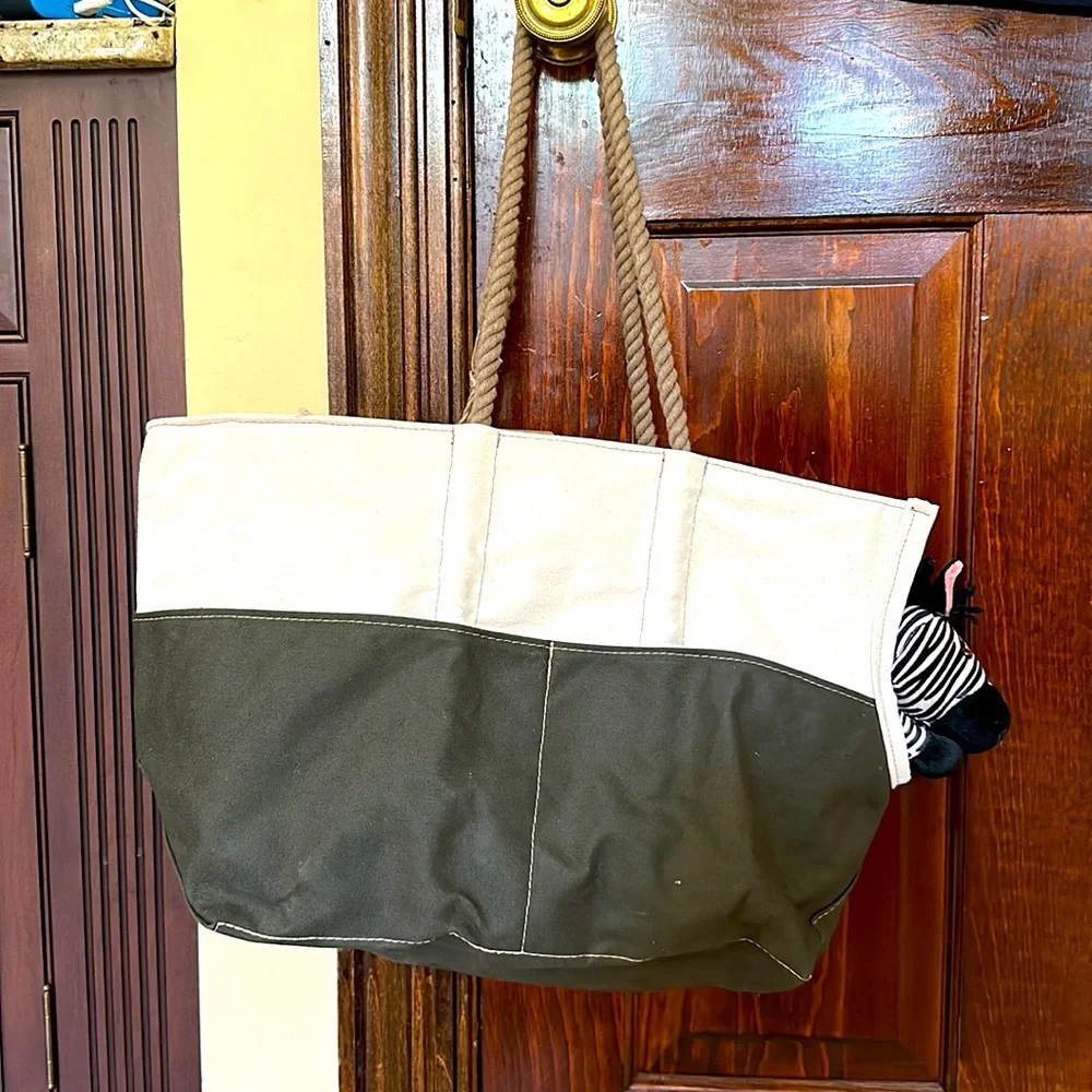 NWTAG Puppy Travel bag